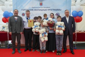 19 петербургских семей получили новые квартиры_1