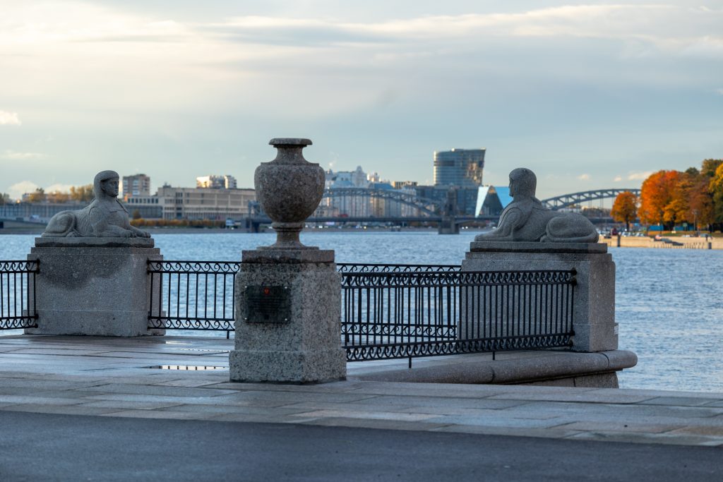 Городские набережные и мосты